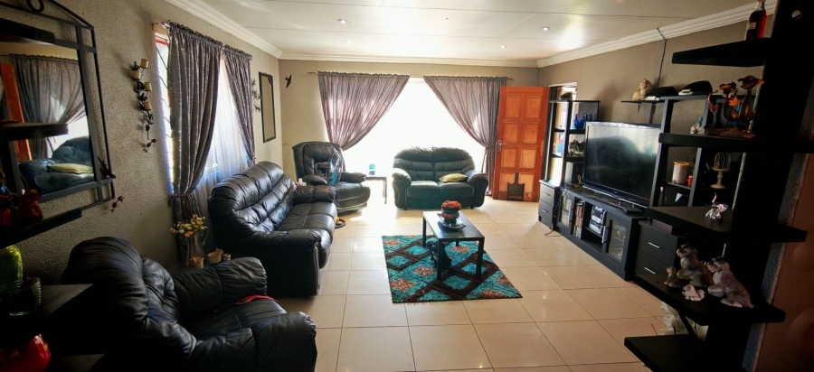 3 Bedroom Property for Sale in Albertsdal Gauteng