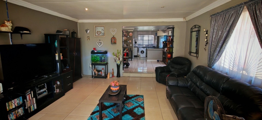 3 Bedroom Property for Sale in Albertsdal Gauteng