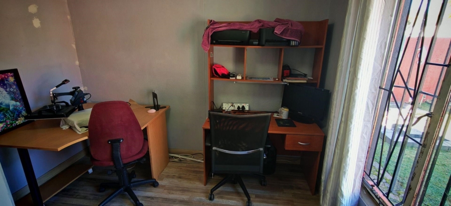 3 Bedroom Property for Sale in Albertsdal Gauteng