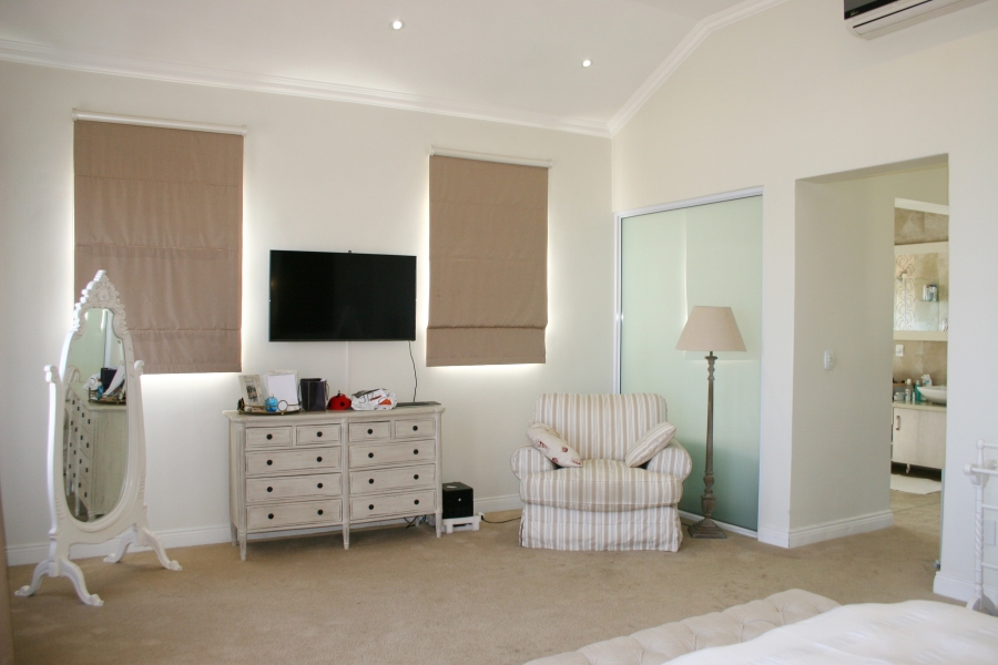To Let 4 Bedroom Property for Rent in Waterfall Country Village Gauteng