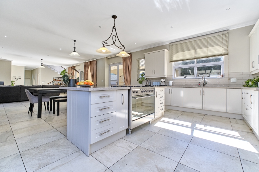 To Let 4 Bedroom Property for Rent in Waterfall Country Village Gauteng