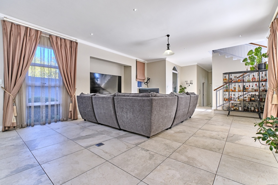 To Let 4 Bedroom Property for Rent in Waterfall Country Village Gauteng