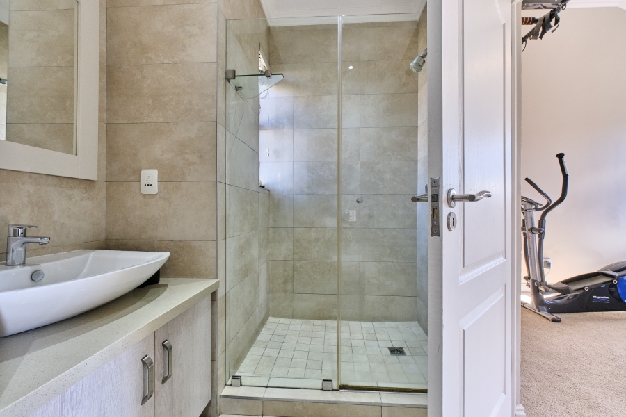 To Let 4 Bedroom Property for Rent in Waterfall Country Village Gauteng