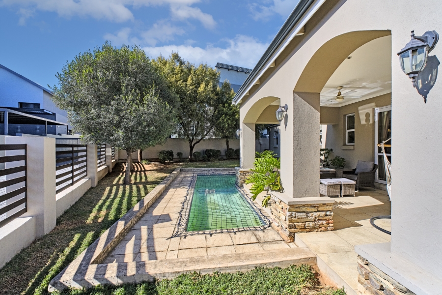 To Let 4 Bedroom Property for Rent in Waterfall Country Village Gauteng