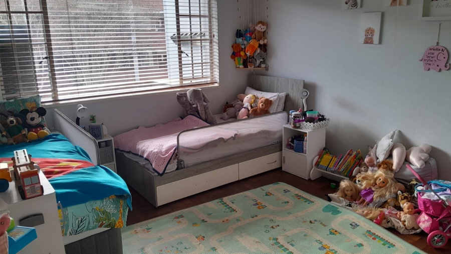 2 Bedroom Property for Sale in Waverley Gauteng