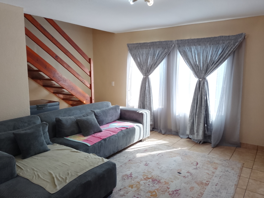 2 Bedroom Property for Sale in Kosmosdal Gauteng