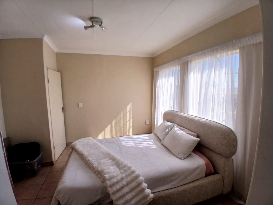 2 Bedroom Property for Sale in Kosmosdal Gauteng