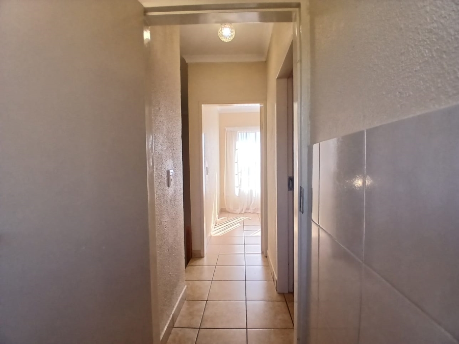 2 Bedroom Property for Sale in Kosmosdal Gauteng