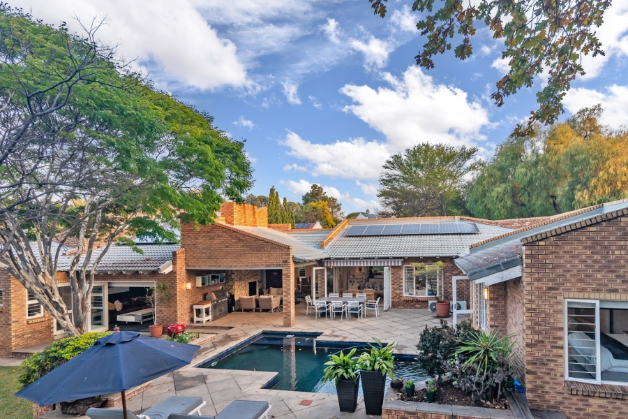 4 Bedroom Property for Sale in Lonehill Gauteng