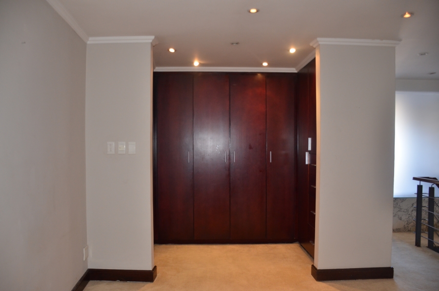 1 Bedroom Property for Sale in Bedfordview Gauteng
