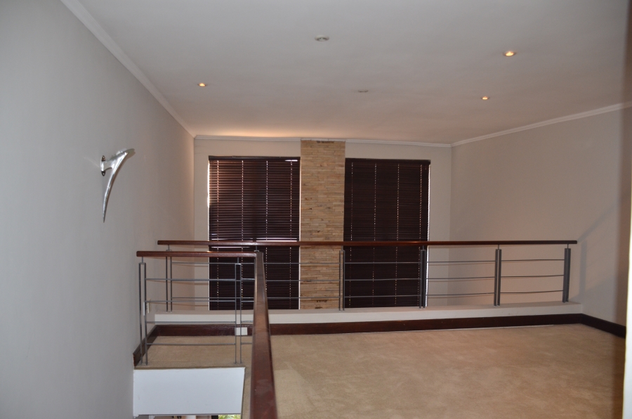 1 Bedroom Property for Sale in Bedfordview Gauteng