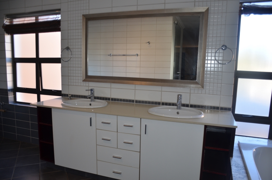 1 Bedroom Property for Sale in Bedfordview Gauteng