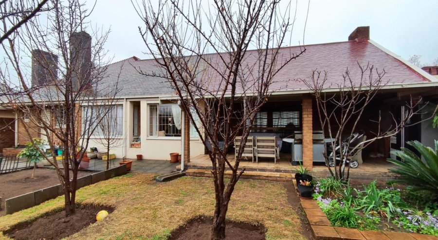 4 Bedroom Property for Sale in Parkdene Gauteng