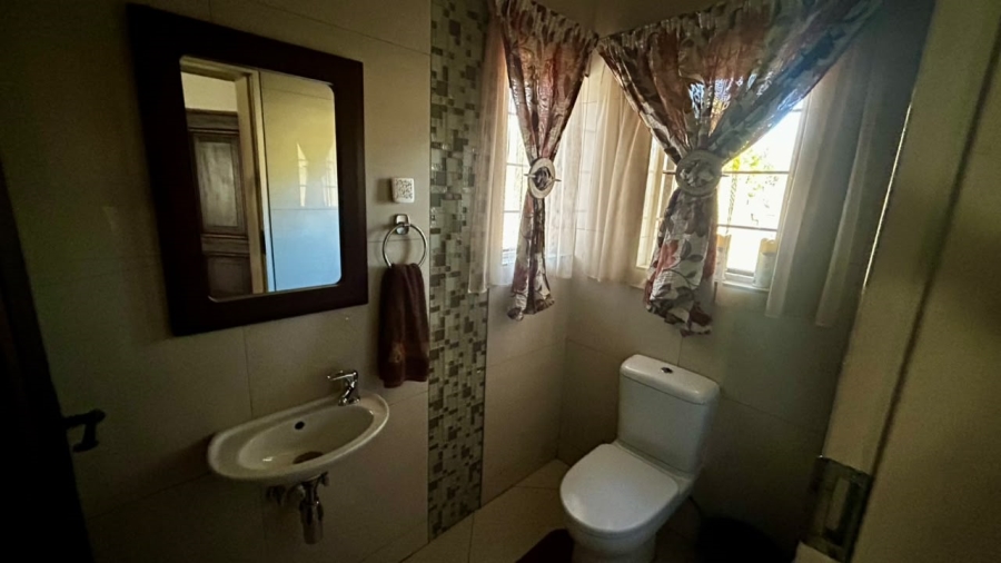 6 Bedroom Property for Sale in Boschkop A H Gauteng