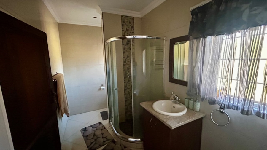 6 Bedroom Property for Sale in Boschkop A H Gauteng