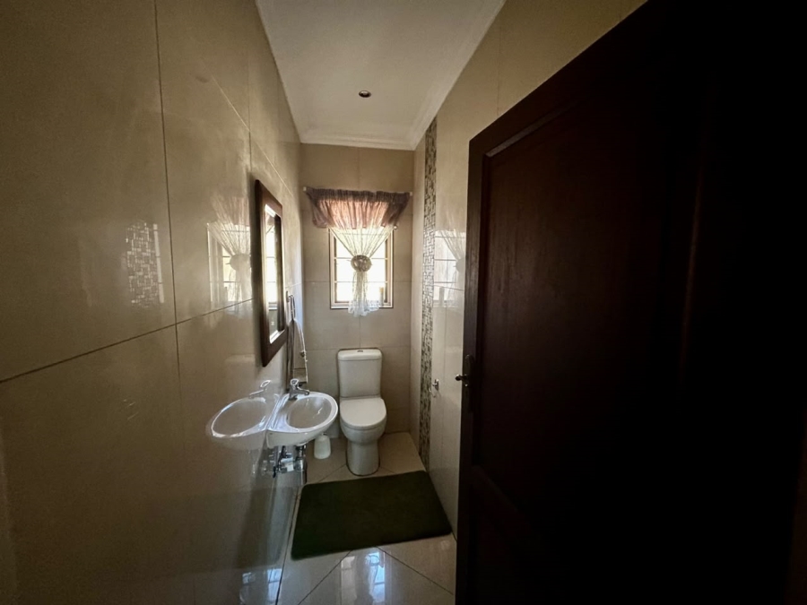 6 Bedroom Property for Sale in Boschkop A H Gauteng