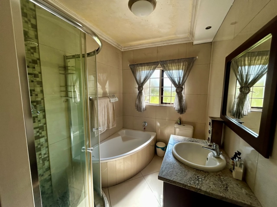 6 Bedroom Property for Sale in Boschkop A H Gauteng