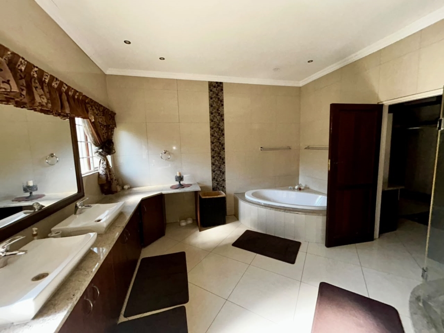 6 Bedroom Property for Sale in Boschkop A H Gauteng