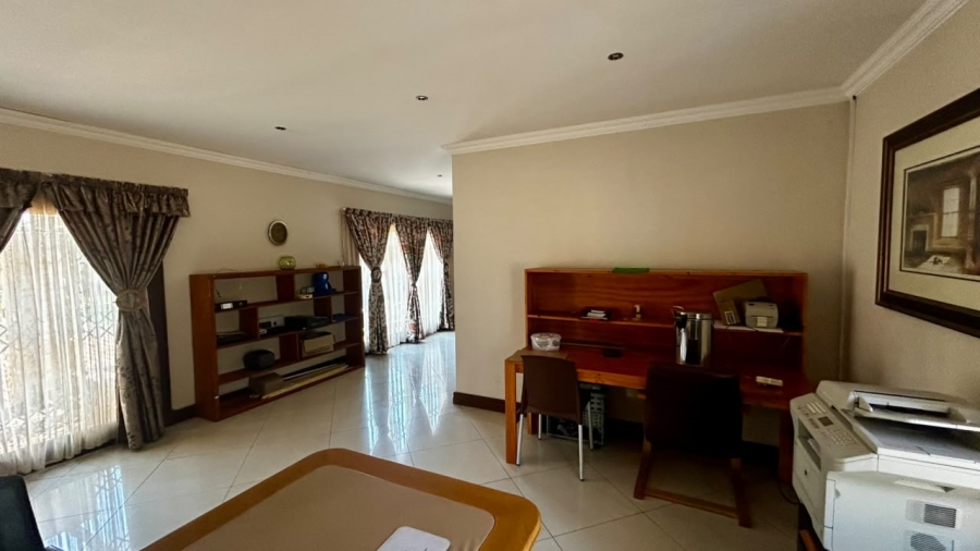 6 Bedroom Property for Sale in Boschkop A H Gauteng