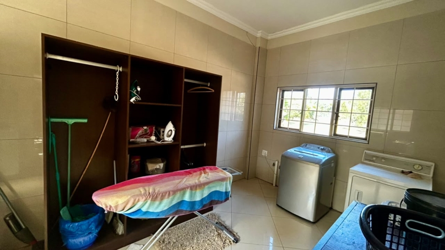 6 Bedroom Property for Sale in Boschkop A H Gauteng