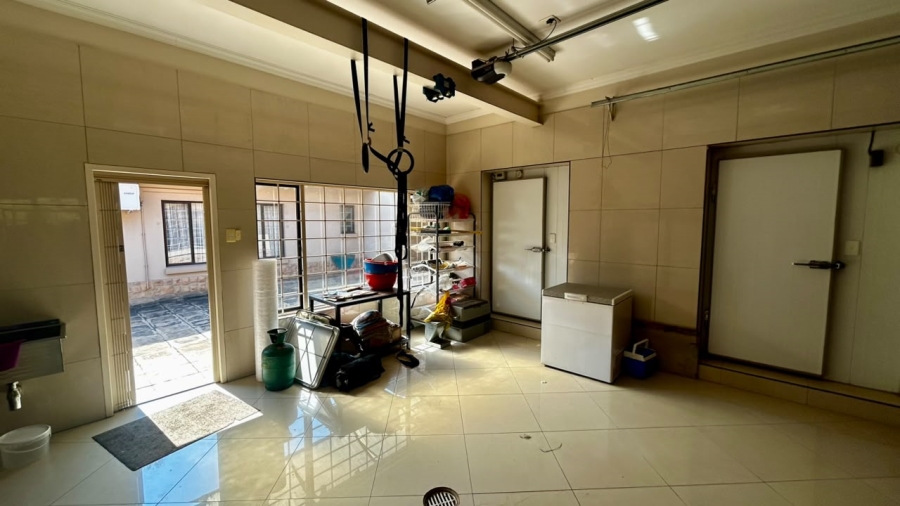 6 Bedroom Property for Sale in Boschkop A H Gauteng