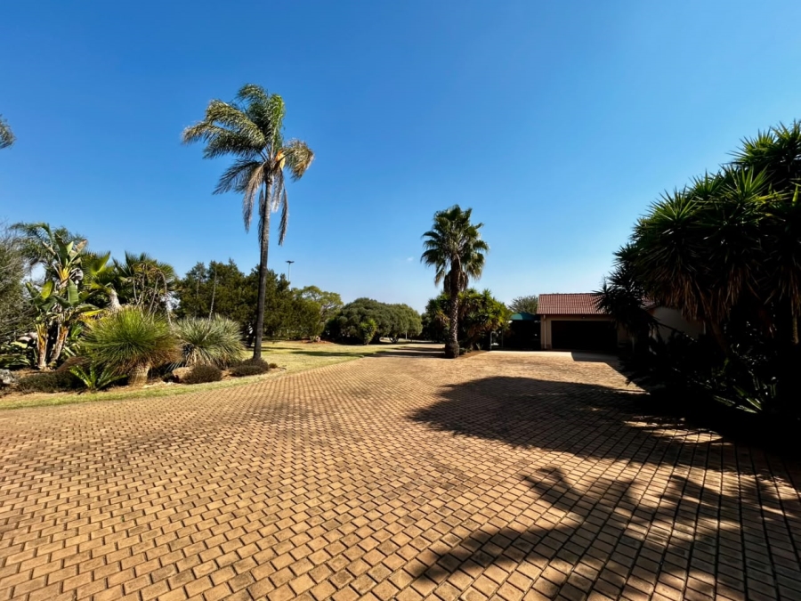 6 Bedroom Property for Sale in Boschkop A H Gauteng
