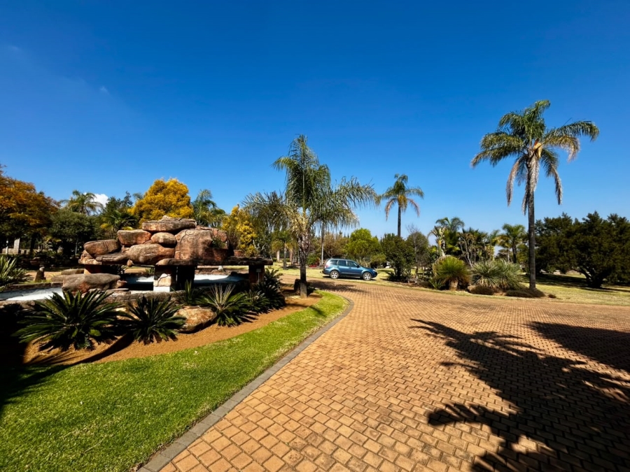 6 Bedroom Property for Sale in Boschkop A H Gauteng