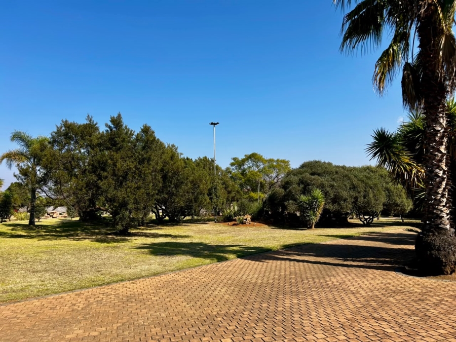 6 Bedroom Property for Sale in Boschkop A H Gauteng