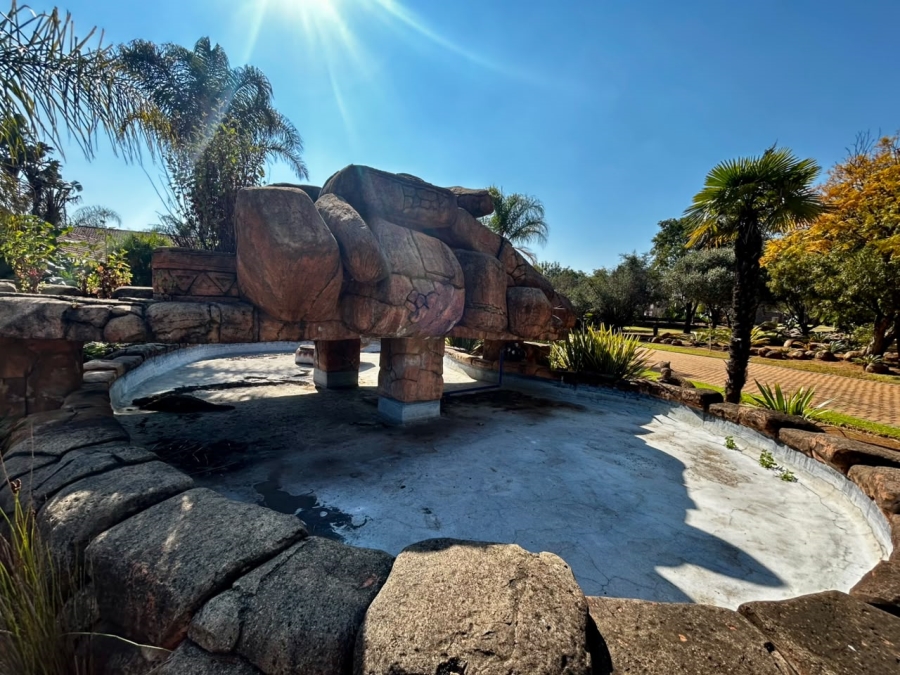 6 Bedroom Property for Sale in Boschkop A H Gauteng