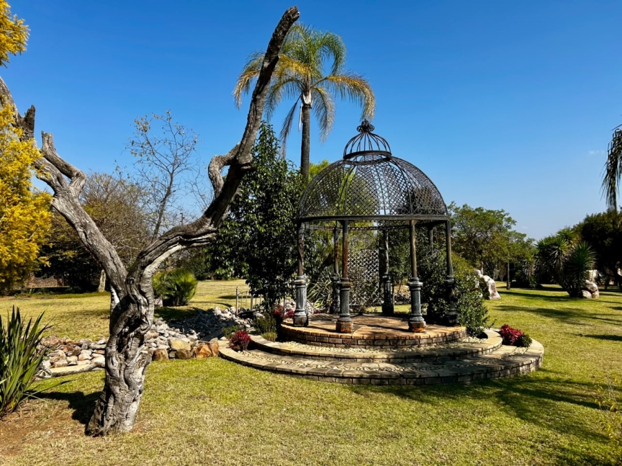 6 Bedroom Property for Sale in Boschkop A H Gauteng