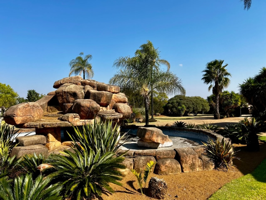 6 Bedroom Property for Sale in Boschkop A H Gauteng