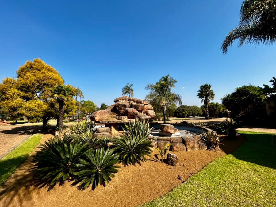 6 Bedroom Property for Sale in Boschkop A H Gauteng