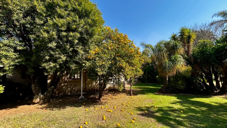 6 Bedroom Property for Sale in Boschkop A H Gauteng