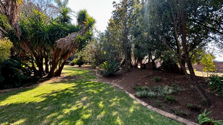 6 Bedroom Property for Sale in Boschkop A H Gauteng