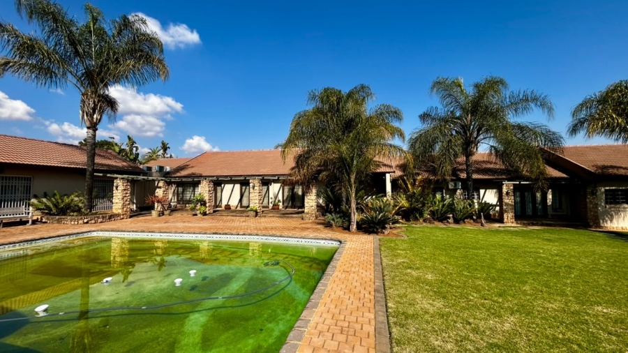 6 Bedroom Property for Sale in Boschkop A H Gauteng