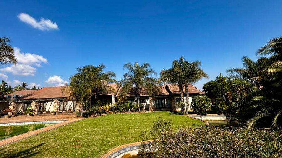 6 Bedroom Property for Sale in Boschkop A H Gauteng