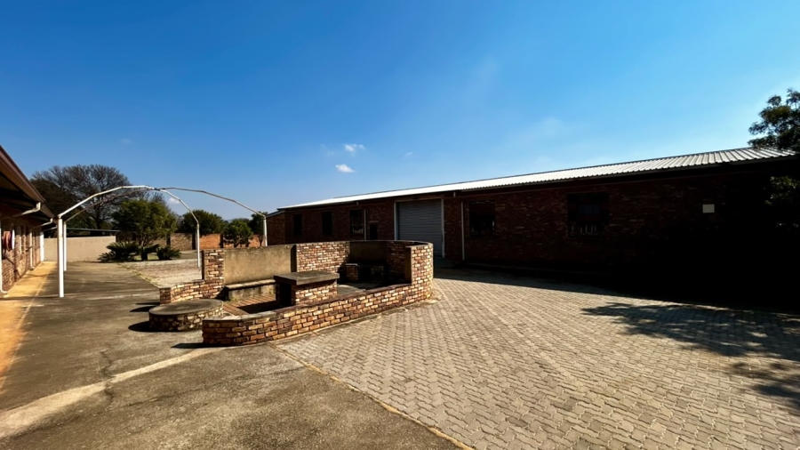 6 Bedroom Property for Sale in Boschkop A H Gauteng