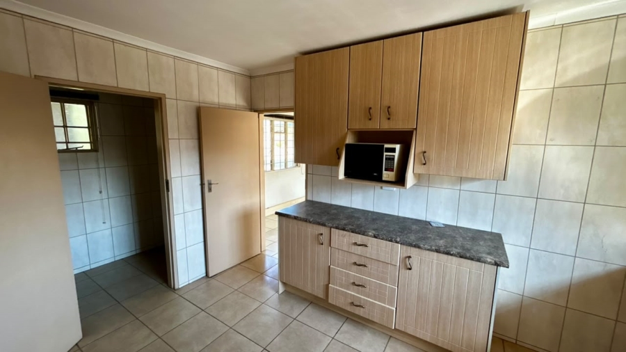 6 Bedroom Property for Sale in Boschkop A H Gauteng