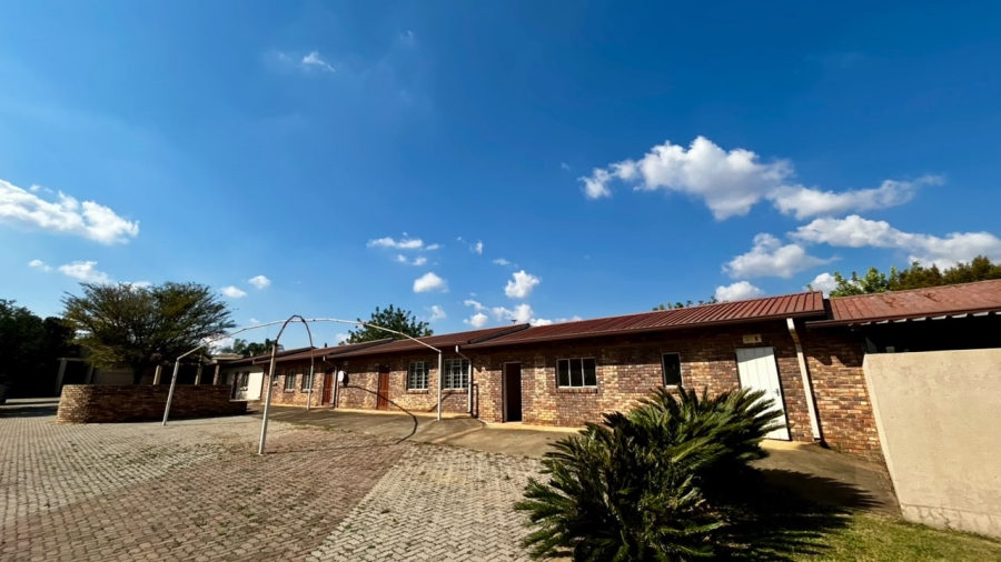 6 Bedroom Property for Sale in Boschkop A H Gauteng