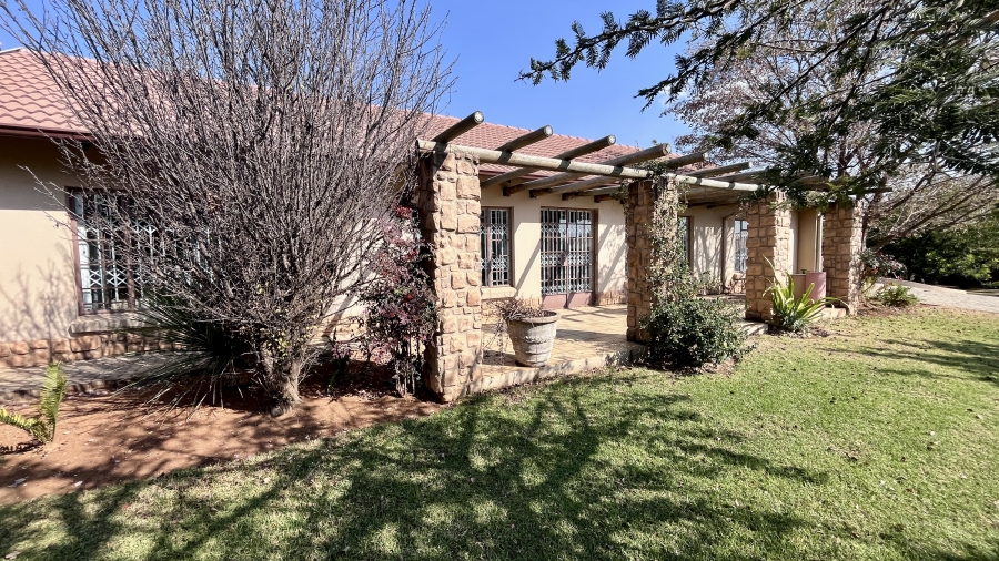 6 Bedroom Property for Sale in Boschkop A H Gauteng