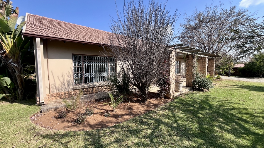 6 Bedroom Property for Sale in Boschkop A H Gauteng