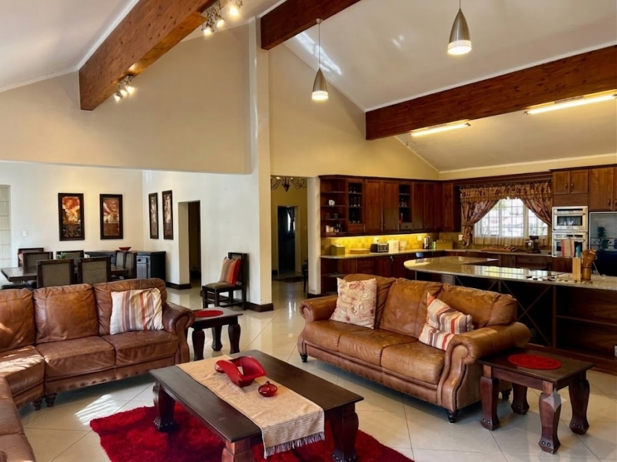 6 Bedroom Property for Sale in Boschkop A H Gauteng