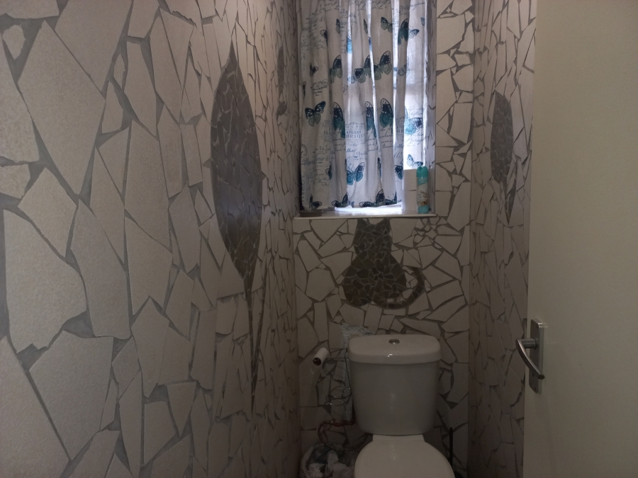 2 Bedroom Property for Sale in Elardus Park Gauteng