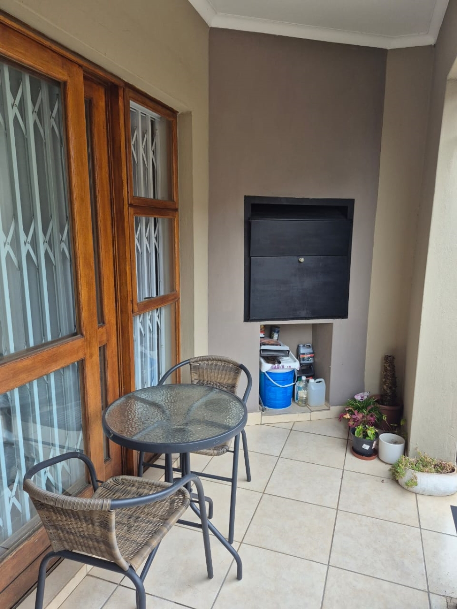 2 Bedroom Property for Sale in Meyersdal Gauteng