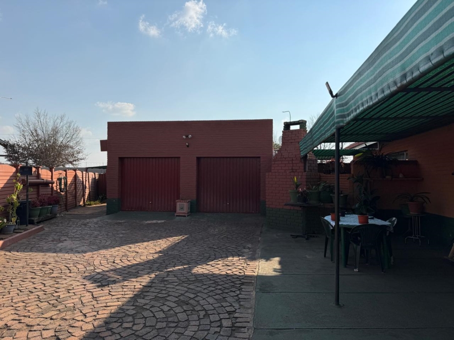 4 Bedroom Property for Sale in Meyerton Central Gauteng