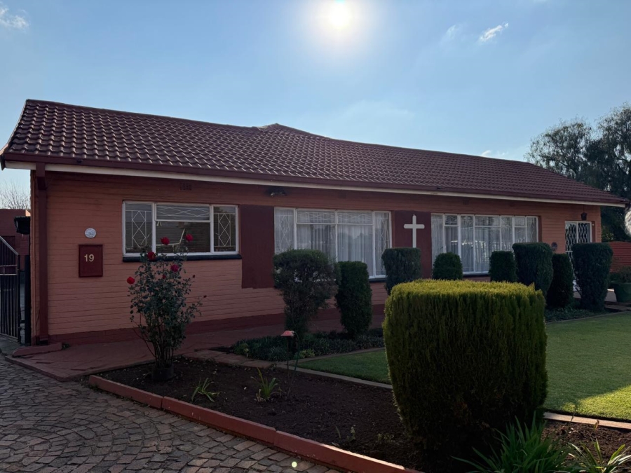 4 Bedroom Property for Sale in Meyerton Central Gauteng