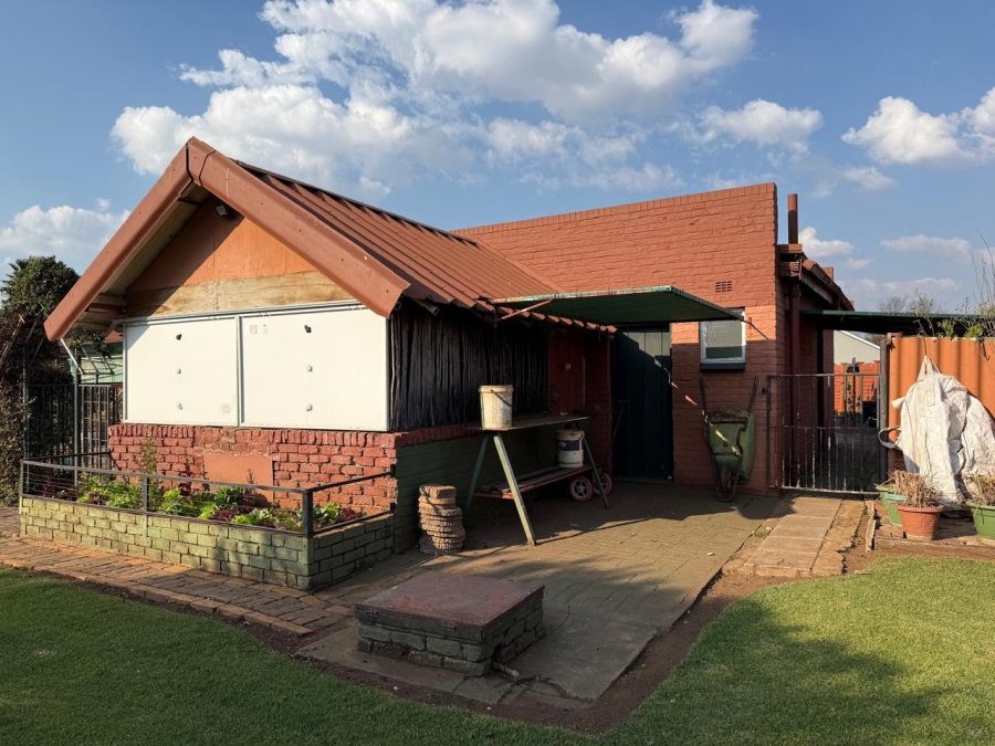 4 Bedroom Property for Sale in Meyerton Central Gauteng