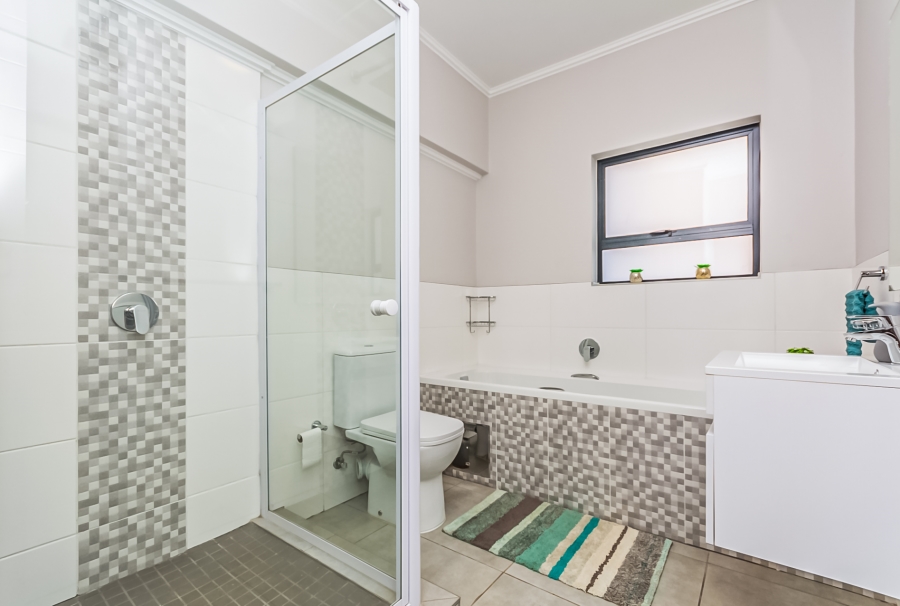 2 Bedroom Property for Sale in Glen Marais Gauteng