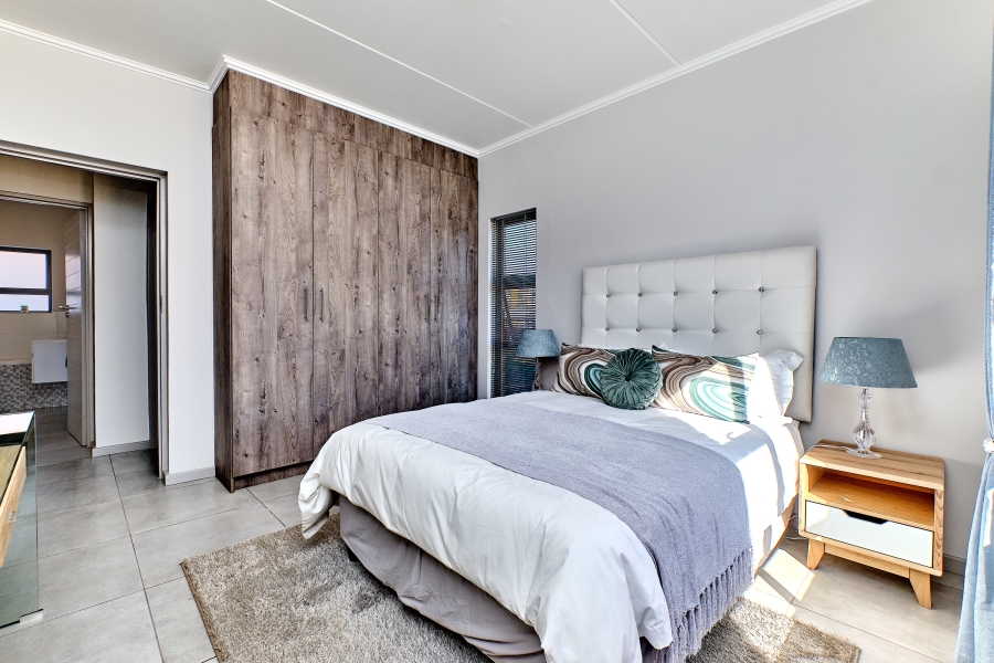 2 Bedroom Property for Sale in Glen Marais Gauteng