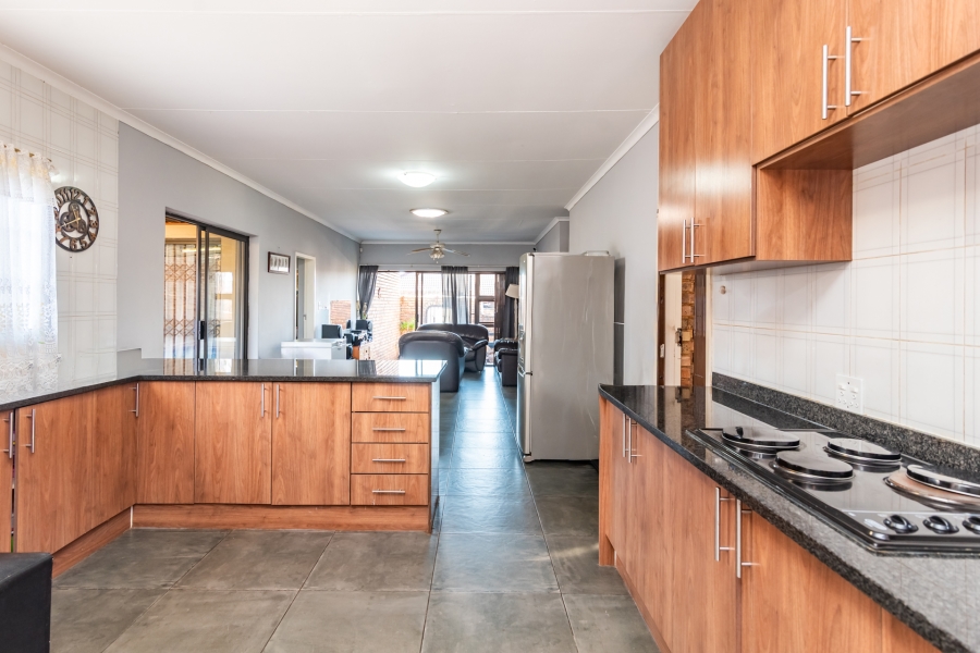 3 Bedroom Property for Sale in Noordheuwel Gauteng